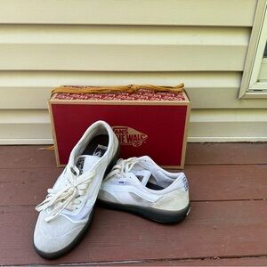 Vans Ave Pro—white/smoke—Mens size 9